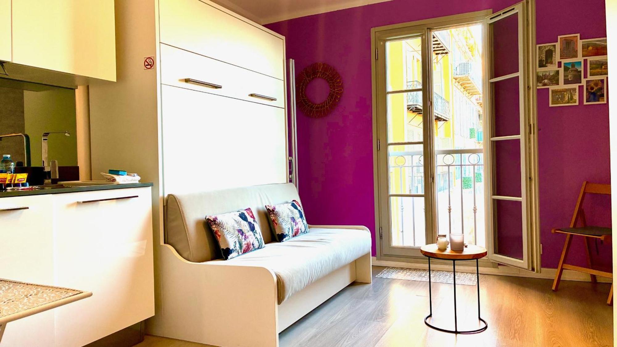 Riviera Nice: Old Town With Sea View