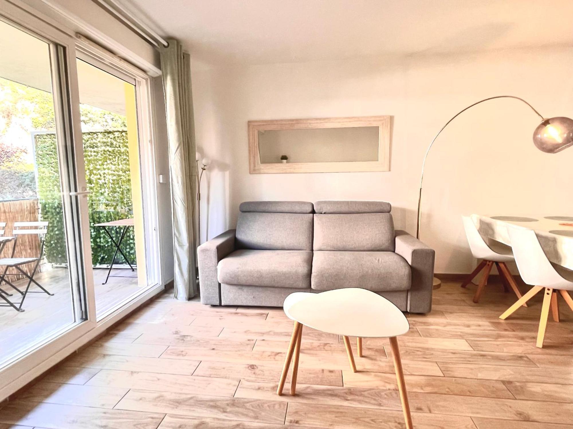 Apartment Peaceful In With Terrace, Parking *