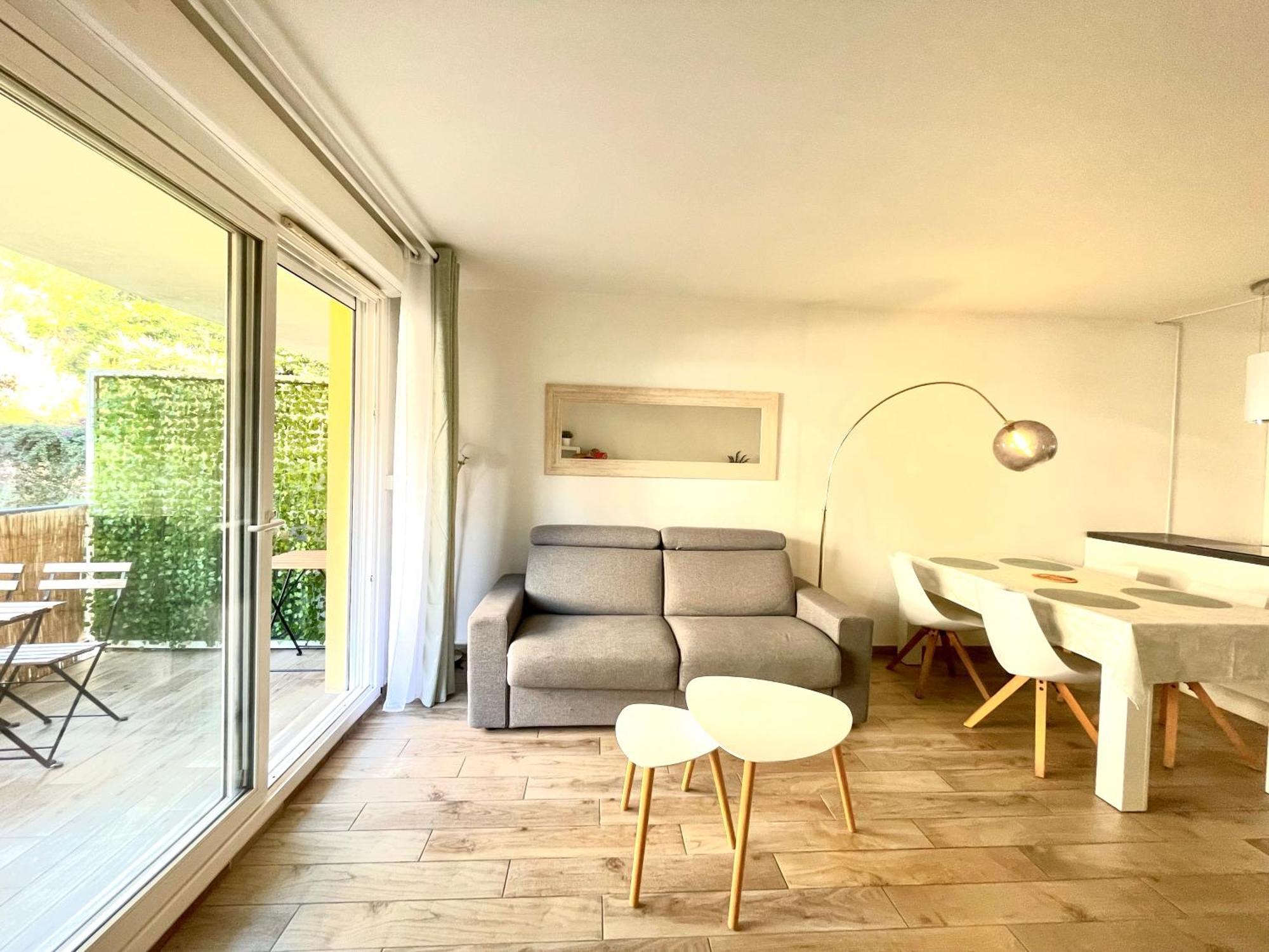 Peaceful In With Terrace, Parking Apartment