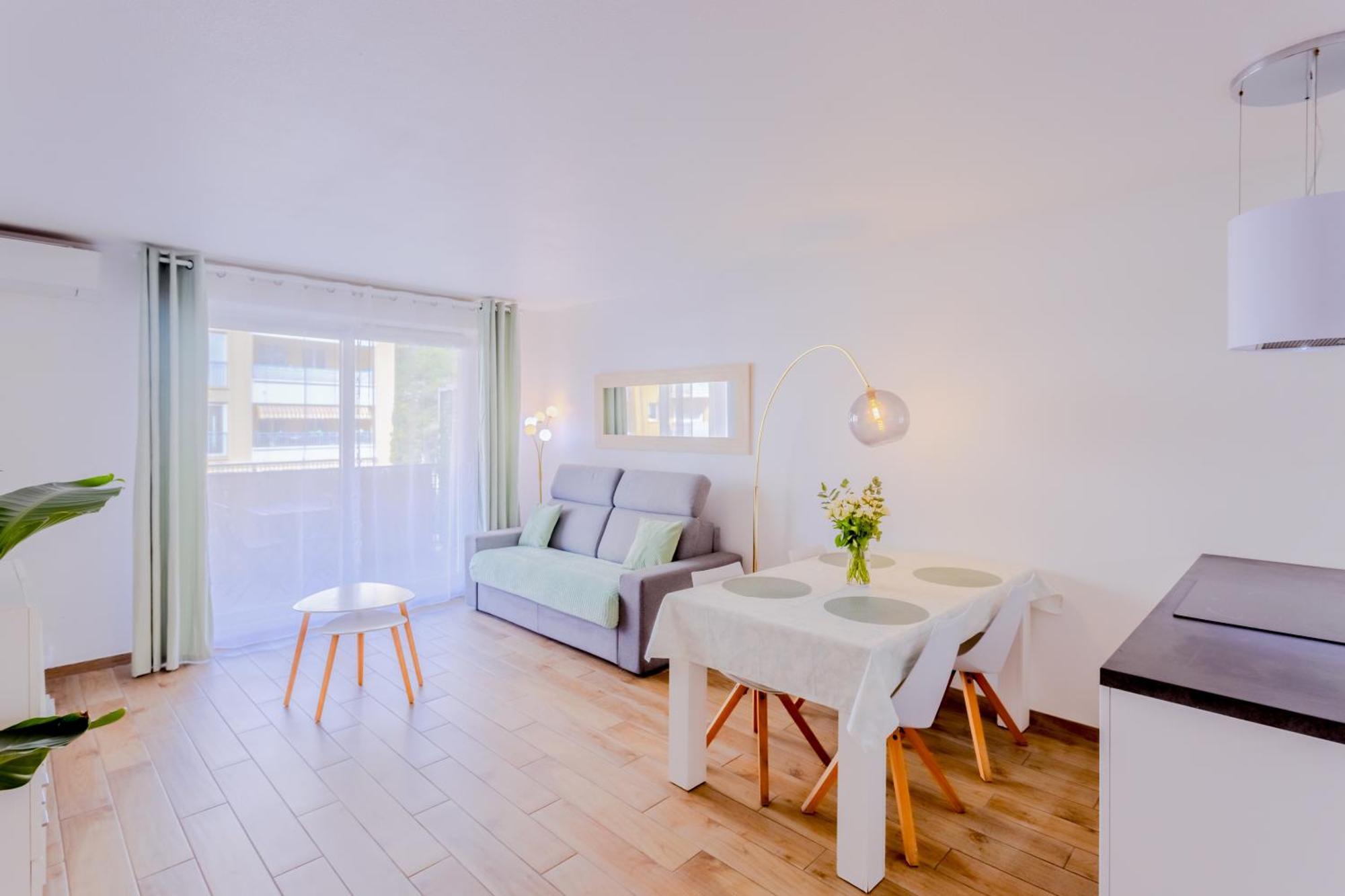 Peaceful In With Terrace, Parking