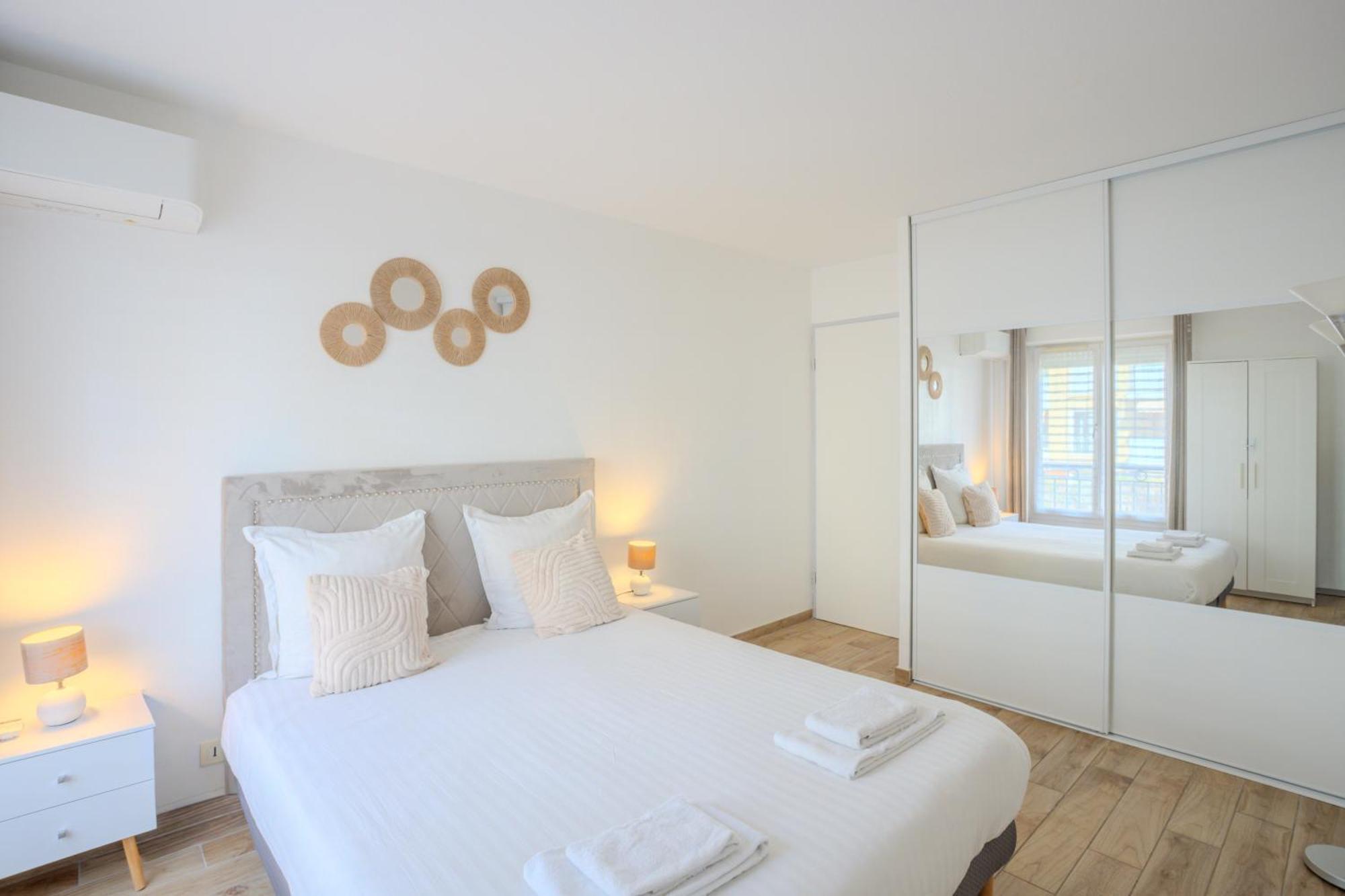 Apartment Peaceful In With Terrace, Parking