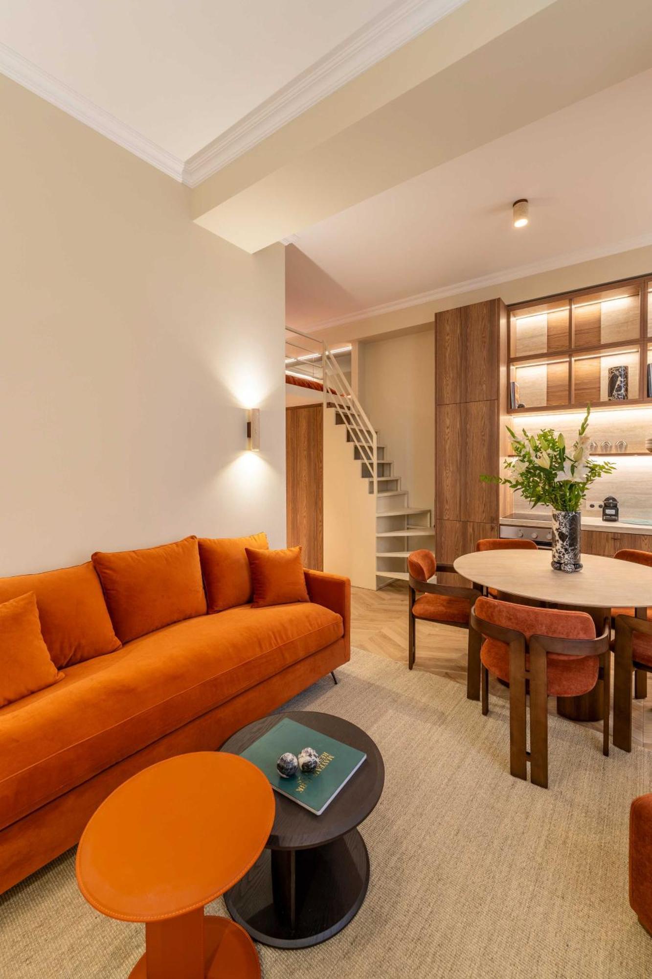 2bdr 6p A C - Heart Of Apartment *