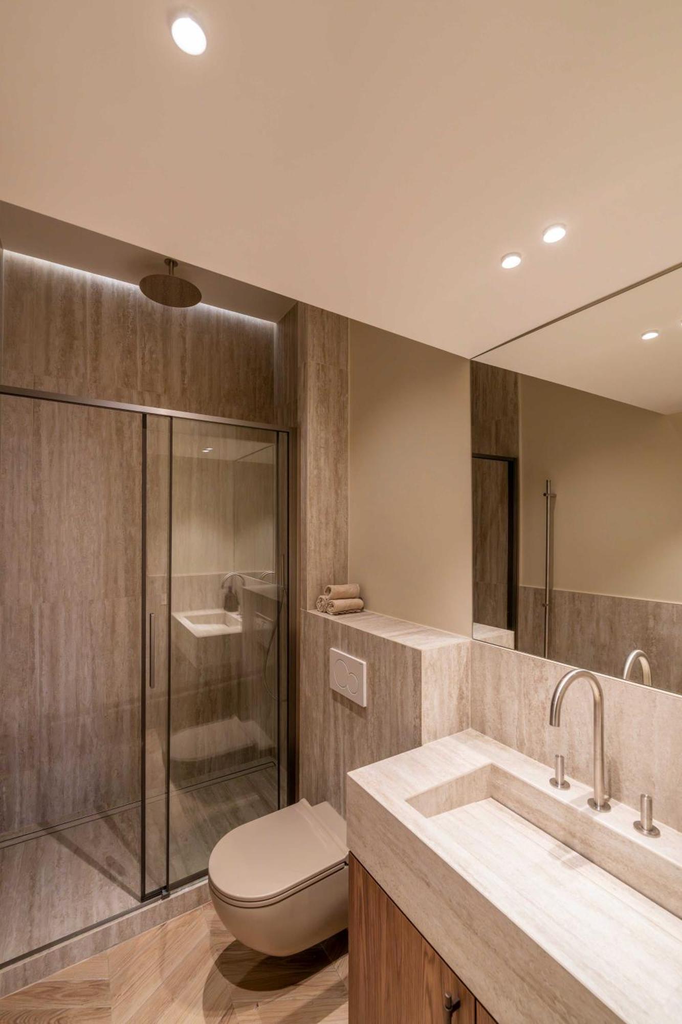 2bdr 6p A C - Heart Of