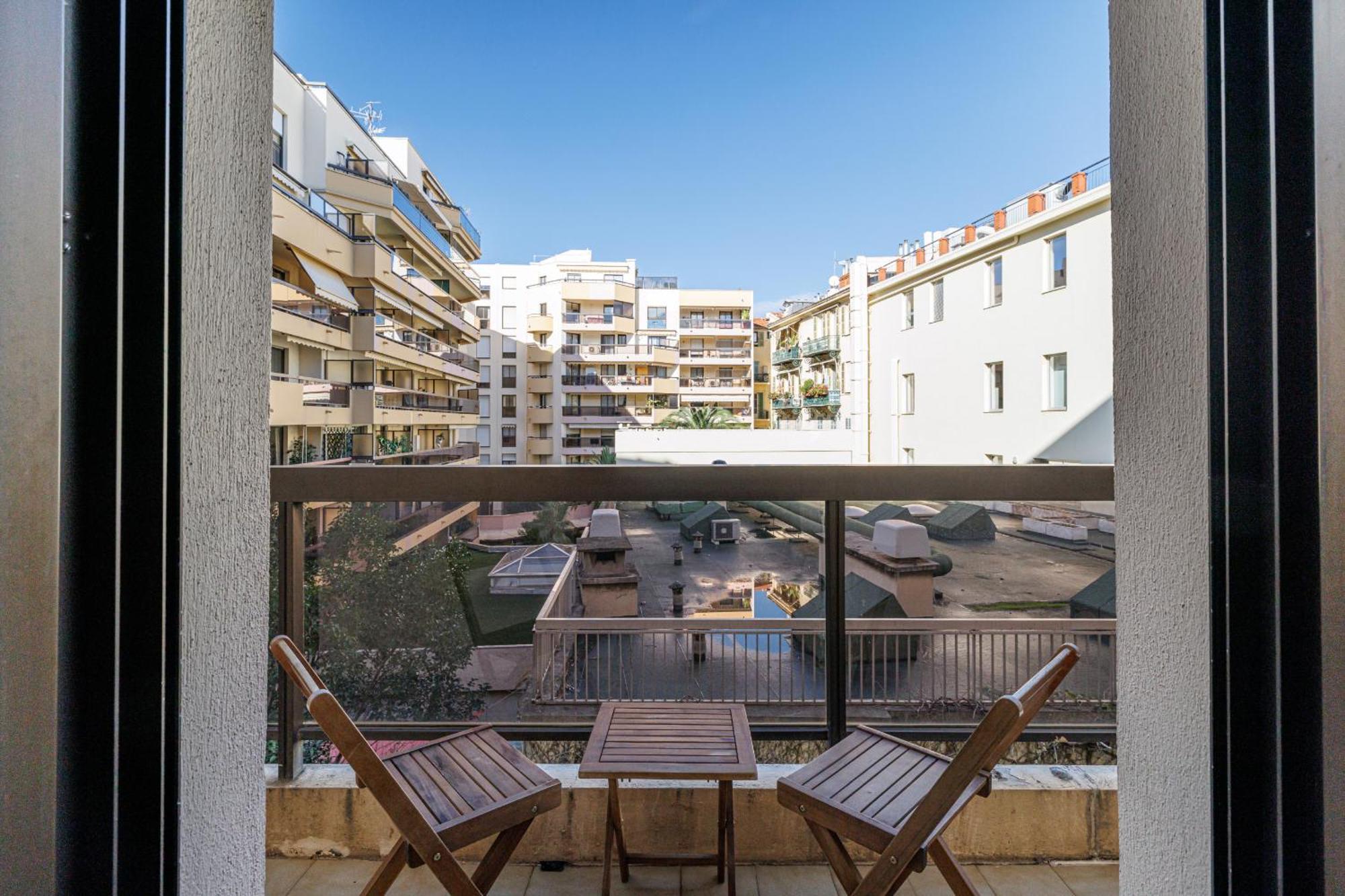 Appartement Ultra 2 Bdr - Ac & Balcony