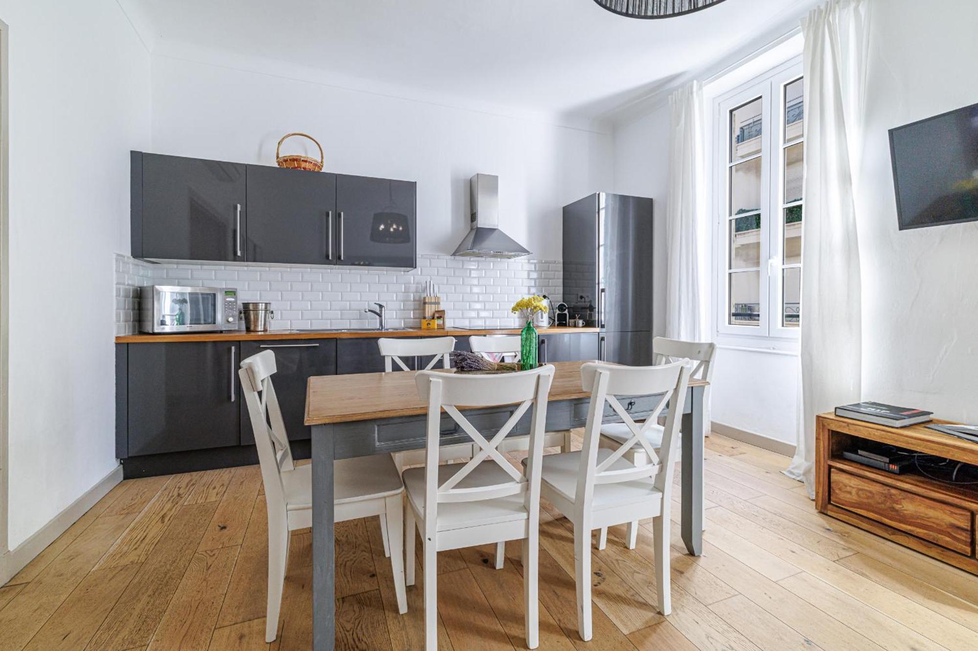 Appartement Wide & 3 Bdr - Ac & Balcony