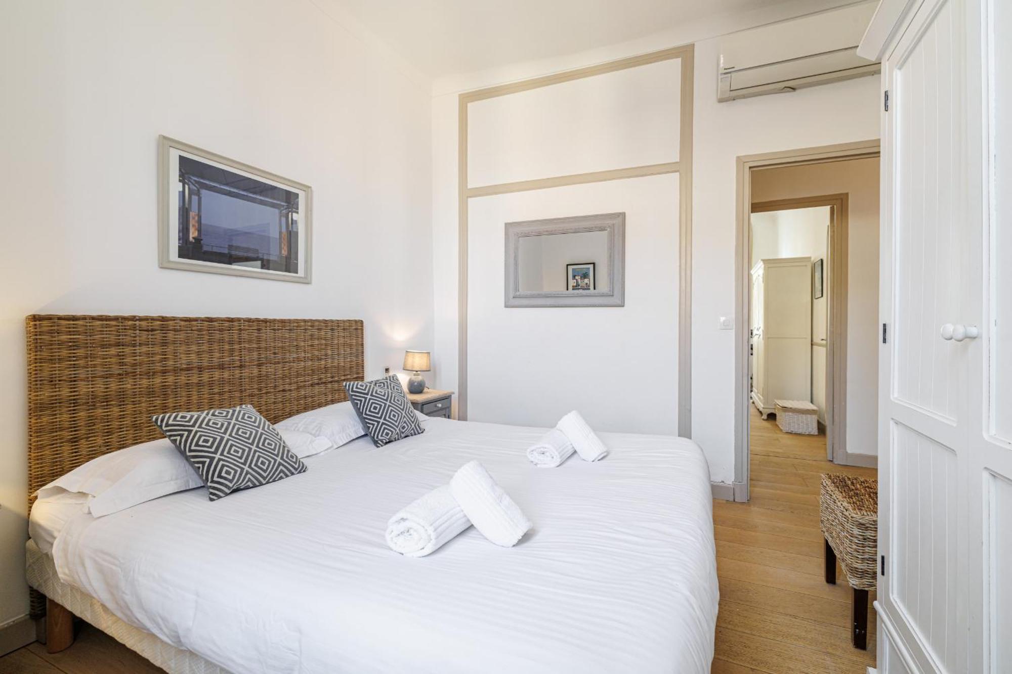 Wide & 3 Bdr - Ac & Balcony