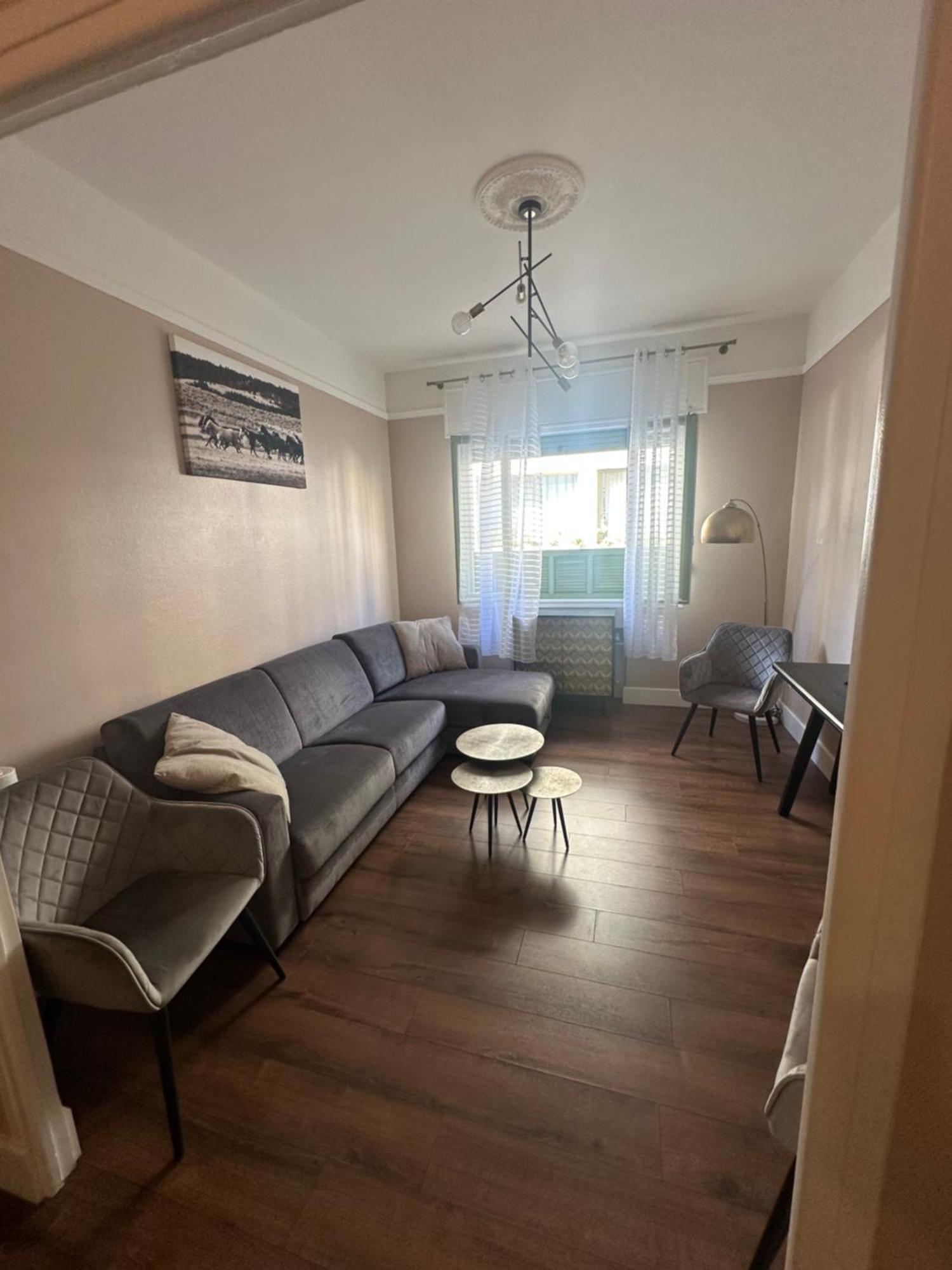 Apartment A Proximite De La *