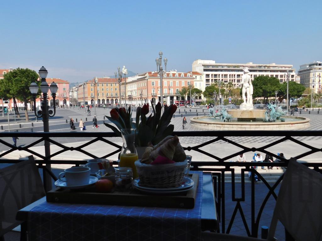 Hotel De La Mer 2*