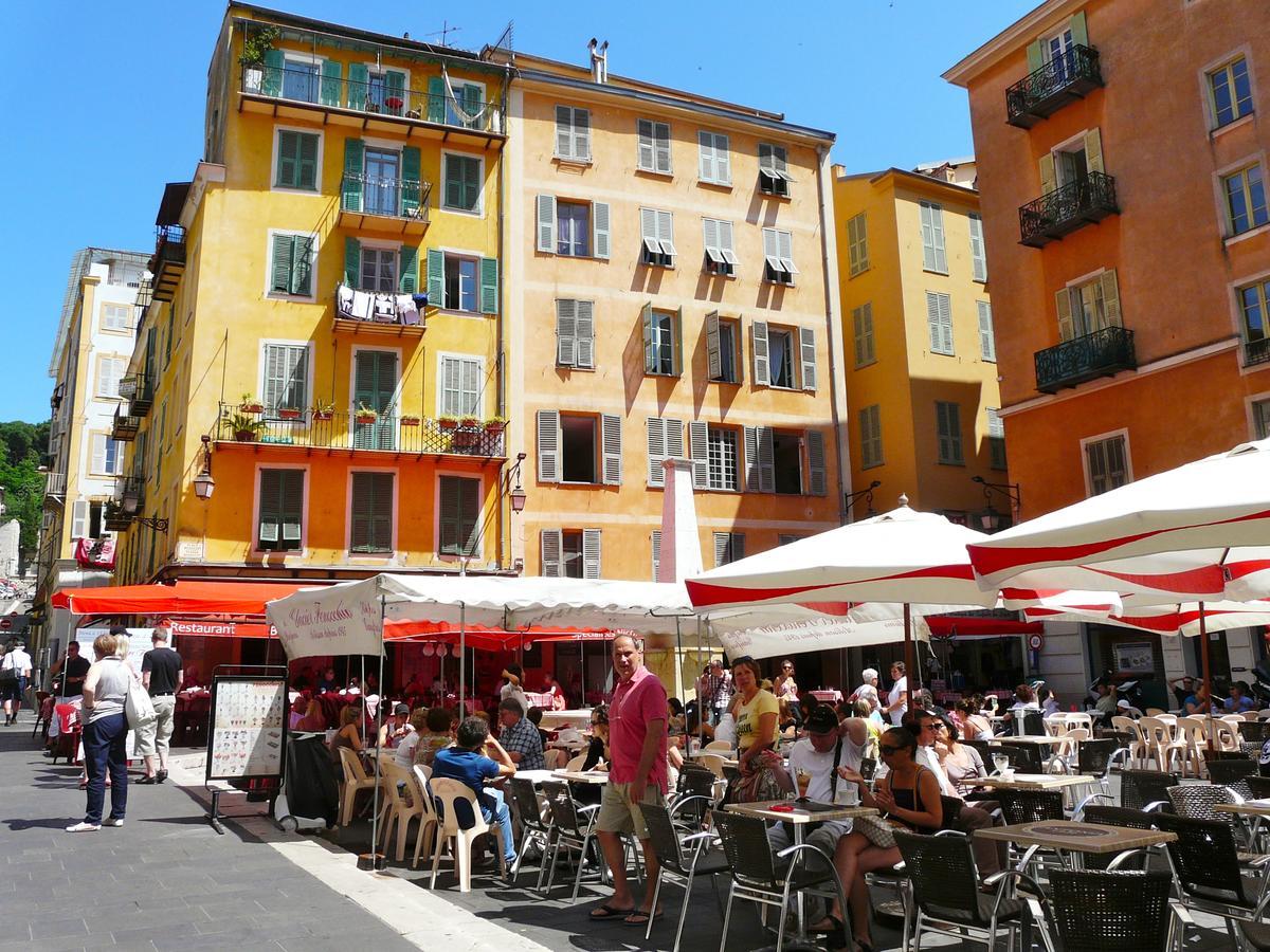 Renting - Colonna - Place In Old Town Apartment