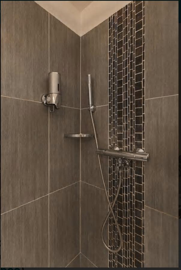 Renting - Colonna - Place In Old Town