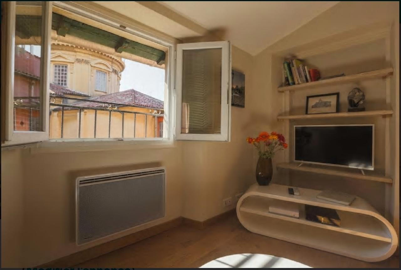 Apartment Renting - Colonna - Place In Old Town