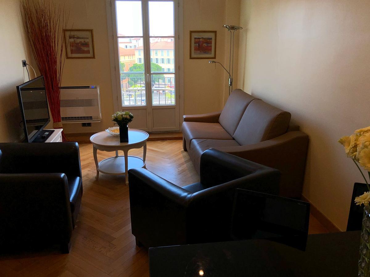 Aston - Centre Massena