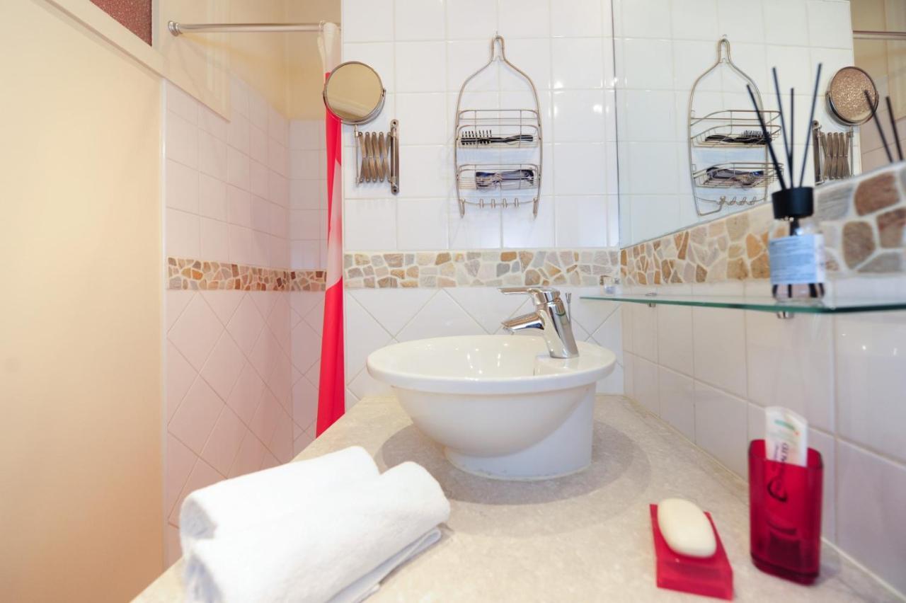 Mini Miro Five Stars House Nice