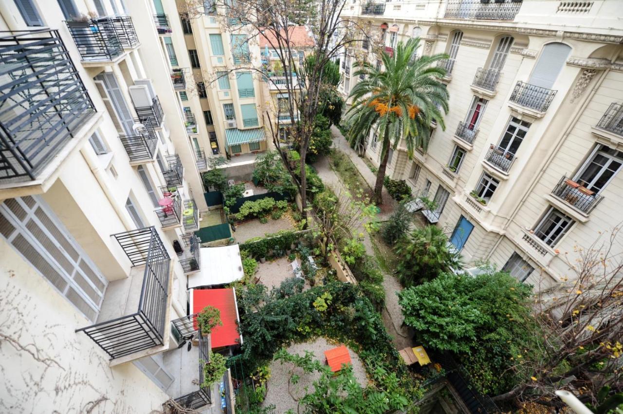 Mini Miro Five Stars House