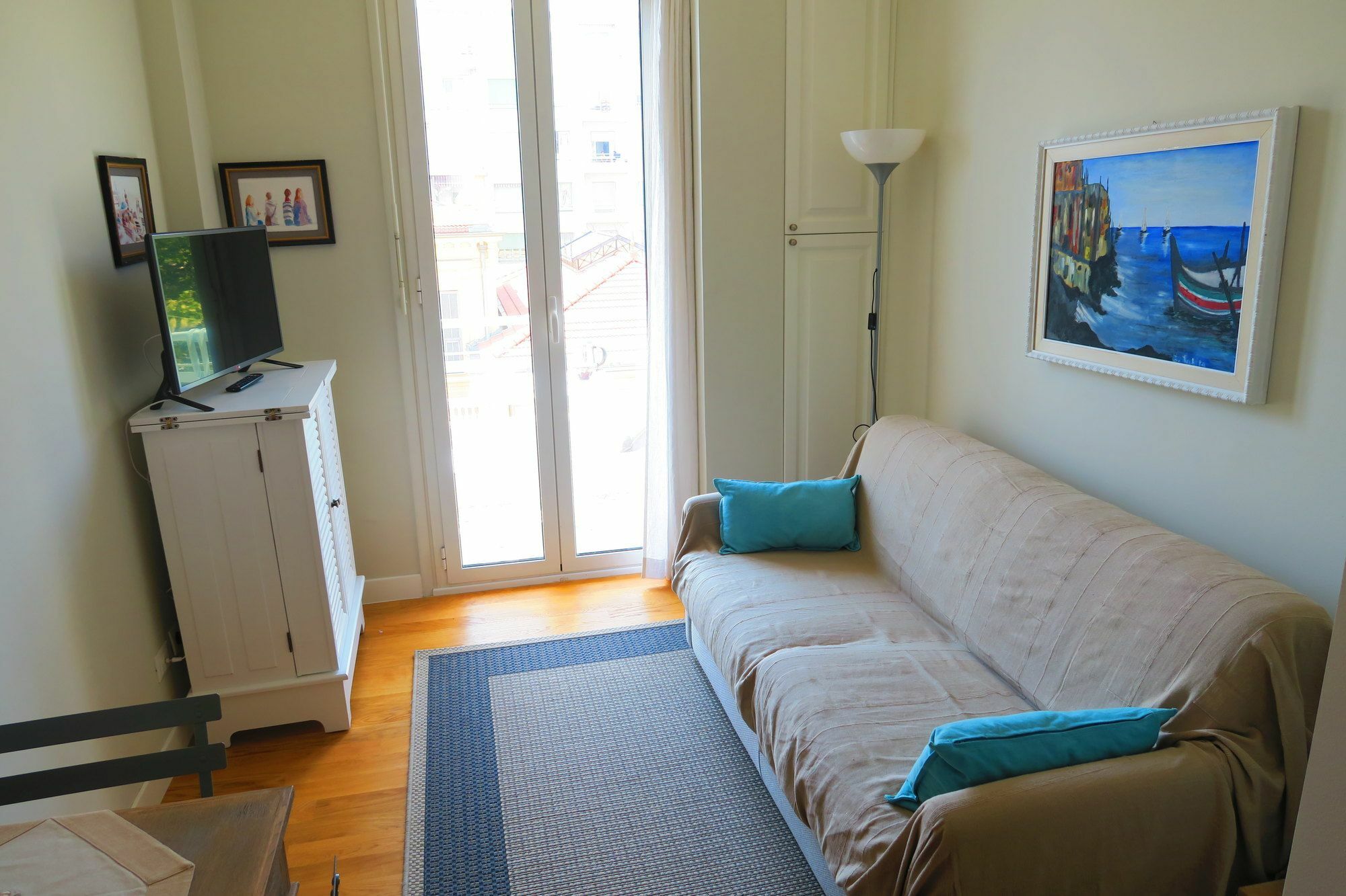 Sea View - Promenade Des 1 Bdr Apartment *