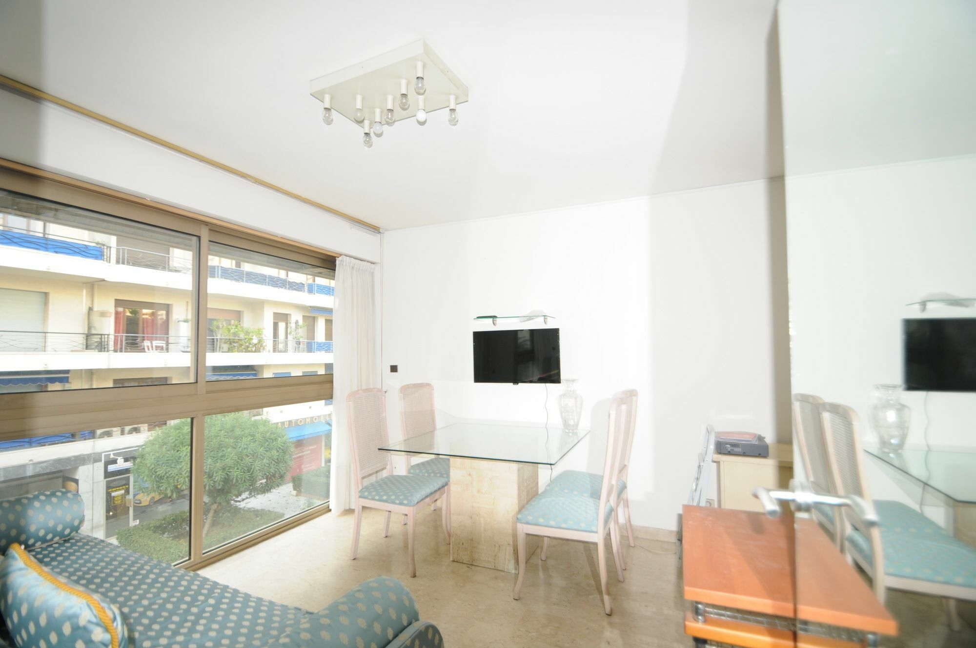 Centre Promenade Golden Square Terrace 1 Min Walk To The Beach Ac Nice