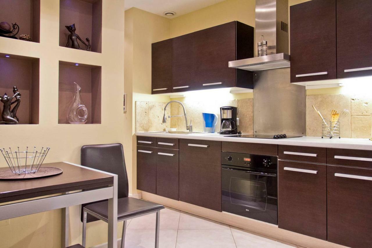 With Parking In Near The Harbor Appartement