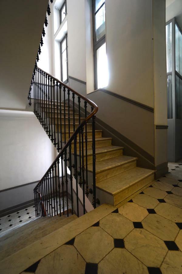 Carre D'or! Park View! *