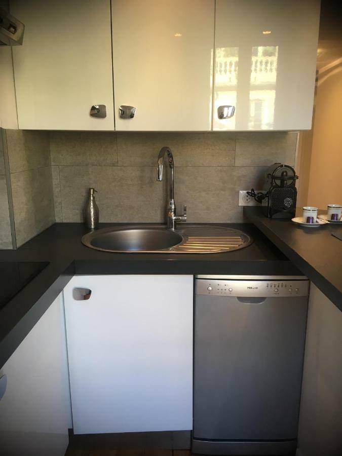 Charme Mediterraneen Votre Pied A Terre Au Coeur Du Port De Nice