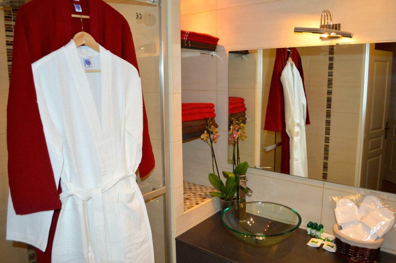 Apartment-avenue Des Fleurs - 06000 Apartment