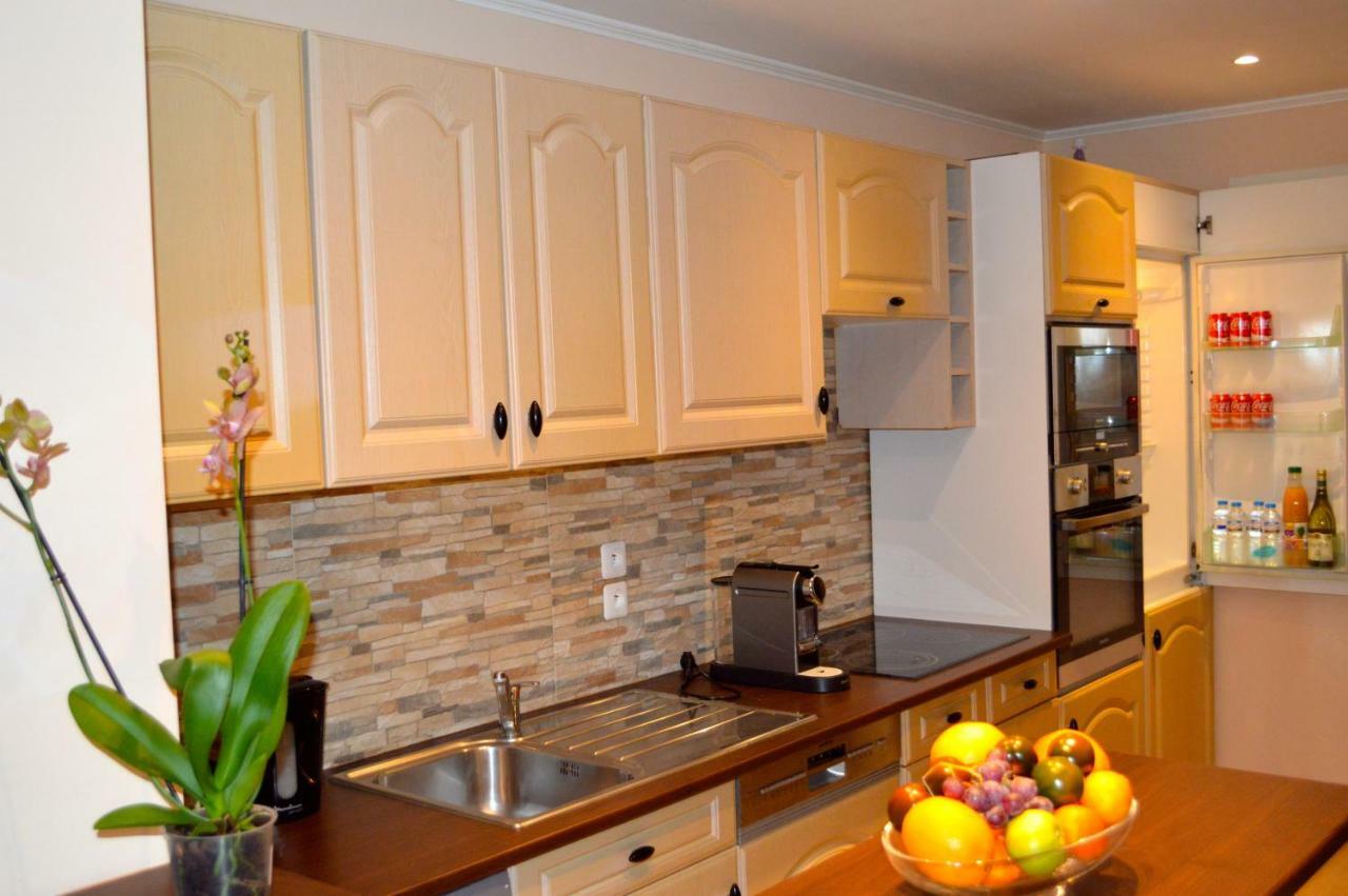 Apartment-avenue Des Fleurs - 06000 *