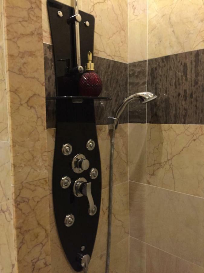 Acomodação com café da manhã  Et Sa Salle De Bain Privee Cocooning Labellisee