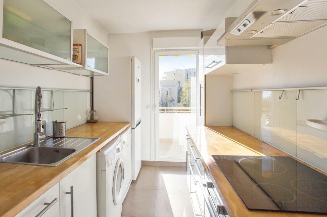 Charming 1br With Pool And Sea View In * Nice