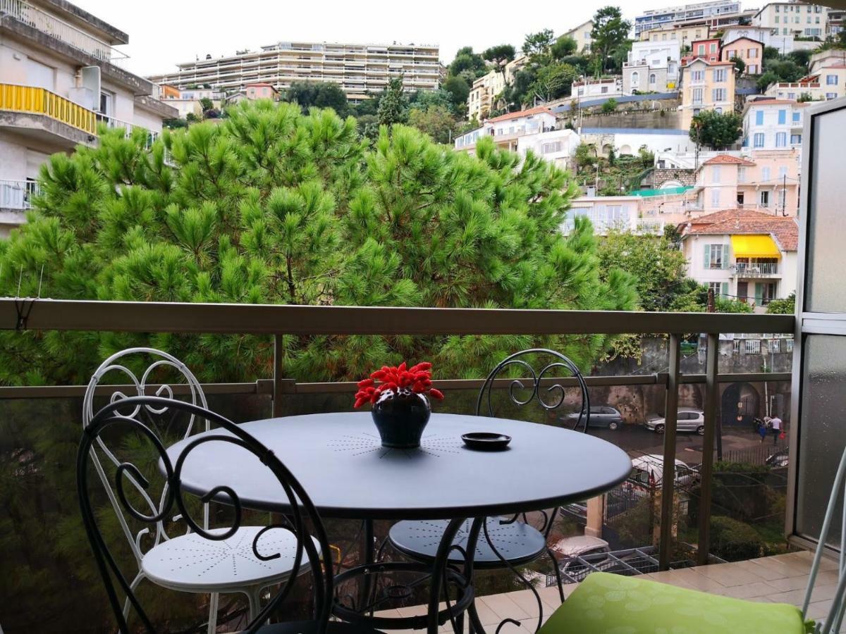 Colline Avec Parking Prive *