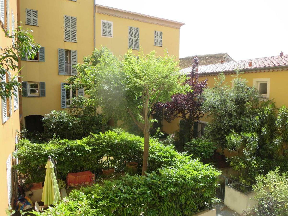 Vieux Nice, Grand 2p Sur Jardins, Parking, Calme, Soleil Appartement