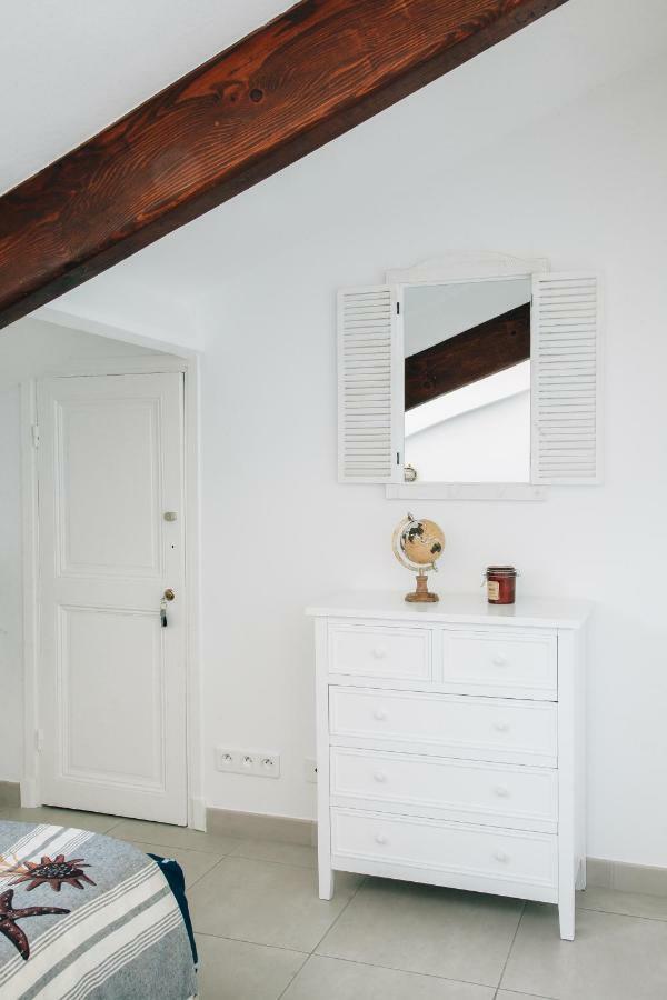 Adorable In Downtown Appartement