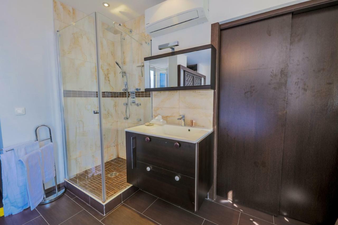 Au Beau Rivage Ap2049 By Riviera Homes Apartment *