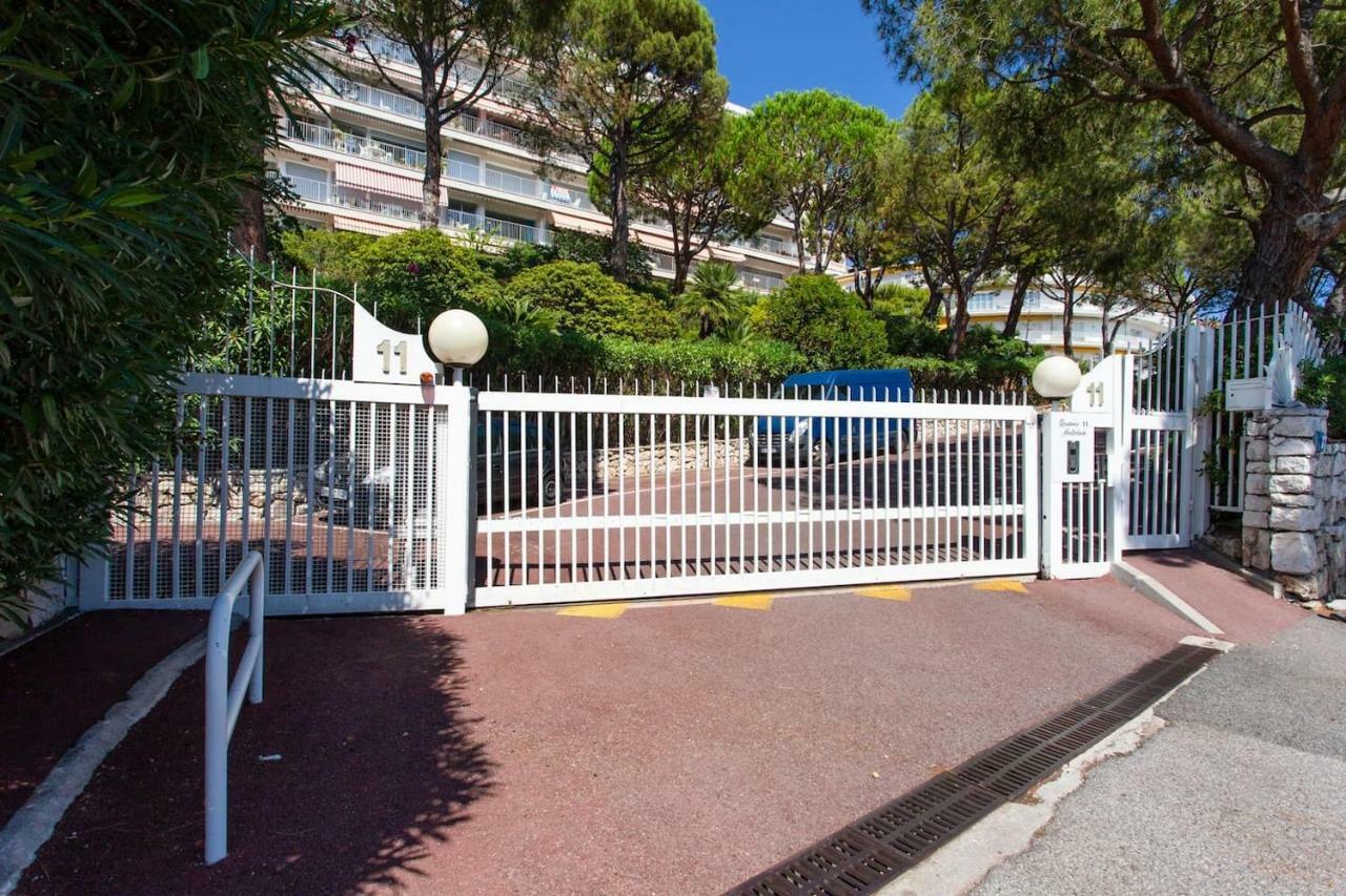 Stunning View And Pool Big Location Apartment Nice