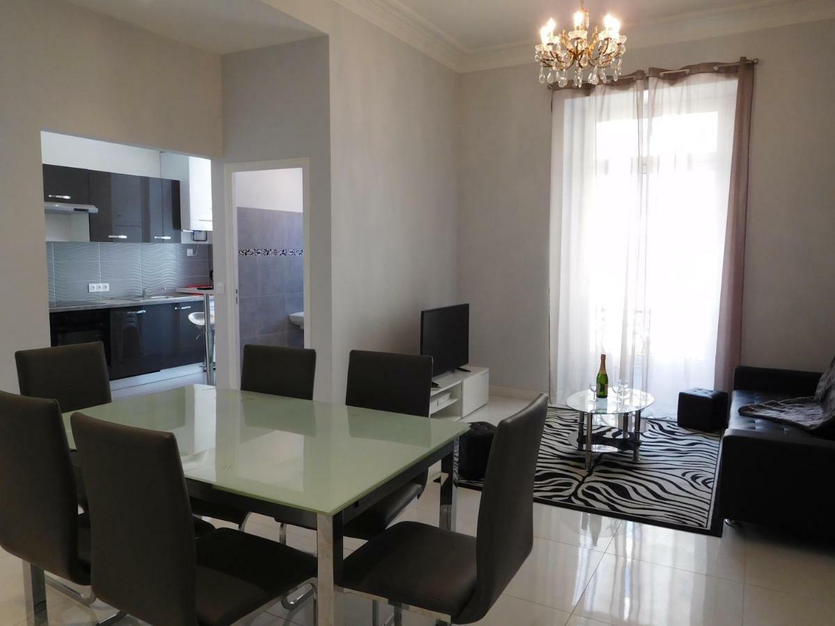 Apartment Designer Flat