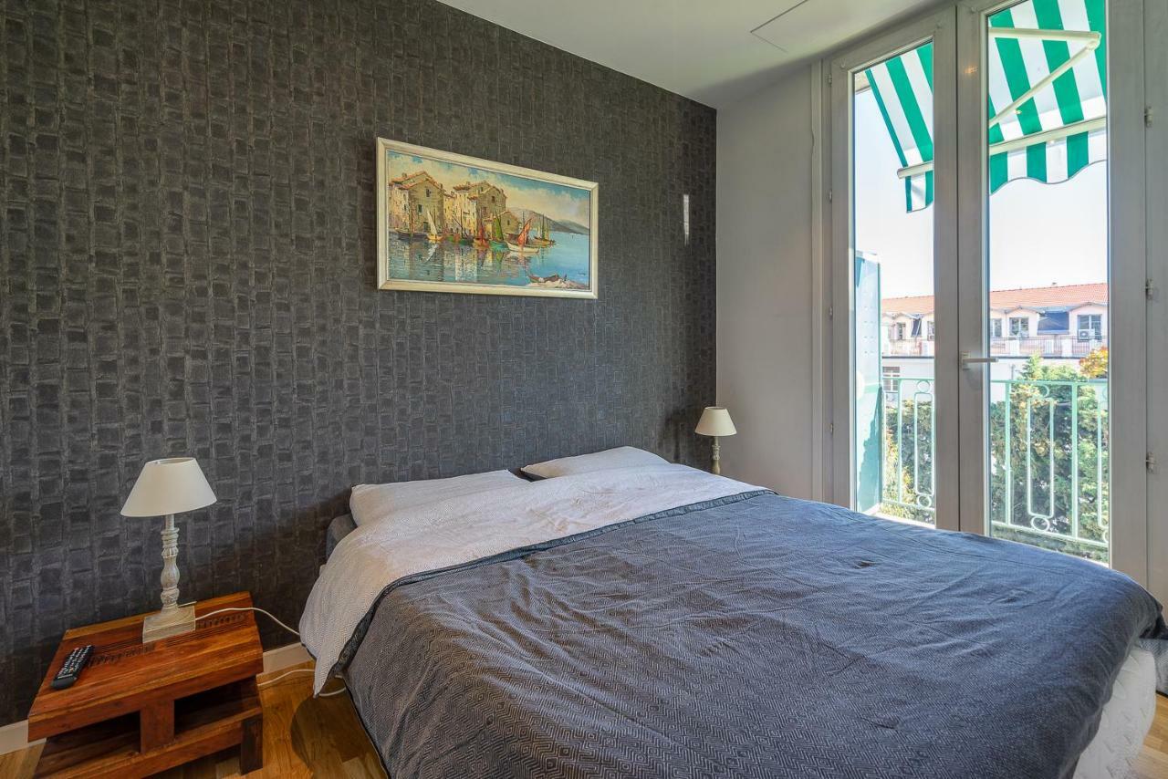 Centre, Deux Pieces, Calme, Terrasse Plein Sud Apartamento *