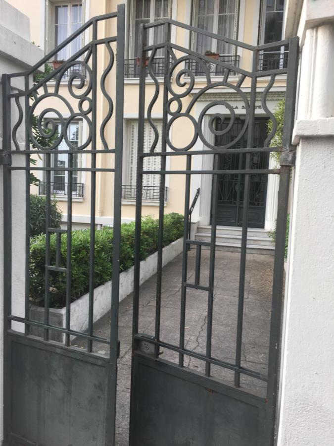 Bas Cimiez Free Parking Bed & Breakfast