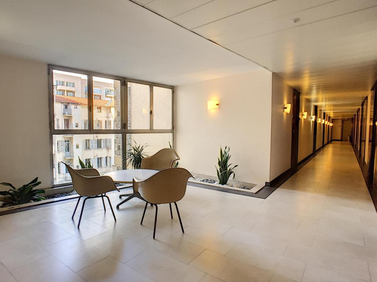 Nestor&jeeves - Royal Luxembourg - - Swimming Pool On Roof *