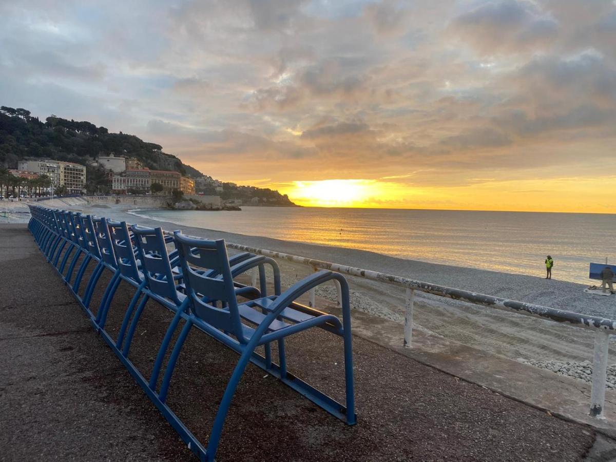 Bed & Breakfast With A Vue