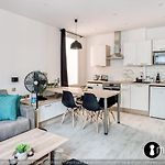 Hyper Central Studio 2 Minutes Walk From \
