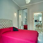Lusso 5 Beds Central Apartment