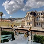 Friendly & Designed Apartment In The Golden Square