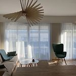 Reine Marie :Top floor Carré d\'or avec accès direct à la mer