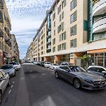 Large 2 Bdr At Nice Port