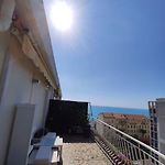 Studio terrasse vue mer à 1min de la plage et tram