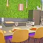 Luxury Garden Jacuzzi Promenade