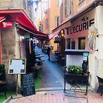 Au Cœur du Vieux Nice Place Rossetti et de sa fabuleuse Promenade des Anglais