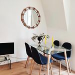 Top floor nest, balcony close to sea&old-town Bail Mobilité
