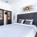Sunny And Modern Baquis Flat