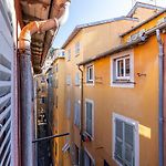 Spacious 2 Bdr Old Town Heart