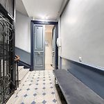 Nestor&Jeeves - Les Cypres - Central - Very Close Sea