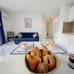 Nestor&Jeeves - Vanina - Central - Close Sea